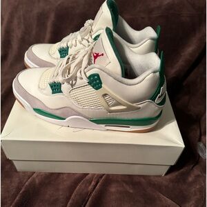 Pine green sb 4s